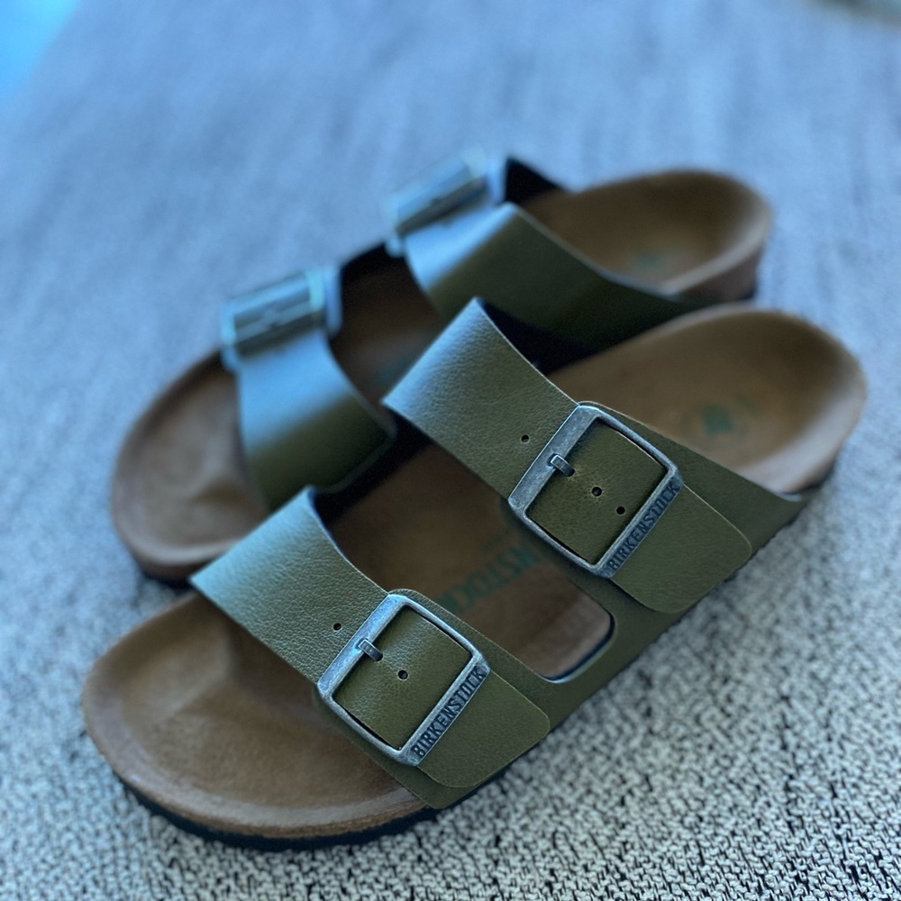 Birkenstock Arizona Green Vegan 39 NWOT